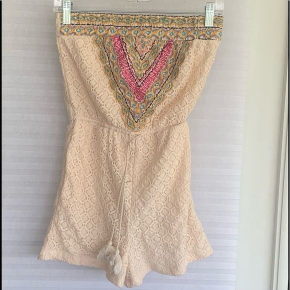 Xhilaration Cream Eyelet Embroidered Shorts‎ Jumpsuit Romper XS - Picture 1 of 3